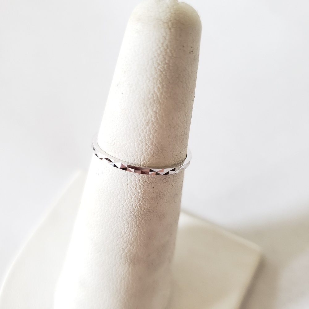 Sterling Silver Diamond Cut Ring